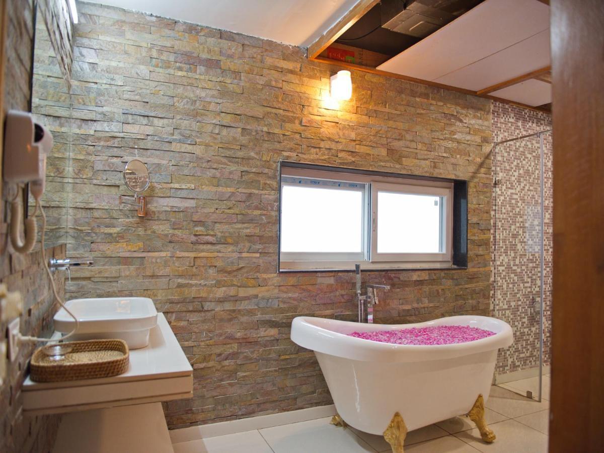 Wild Rose Resort And Spa Pushkar Zewnętrze zdjęcie